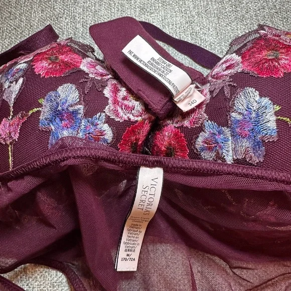 Victoria's Secret Bundle - Picture 7 of 9